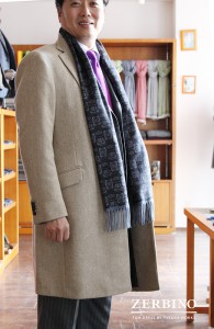大人のカシミヤコートですね。