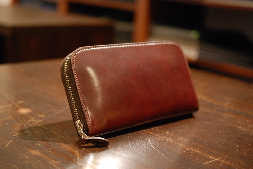 コードバンの財布