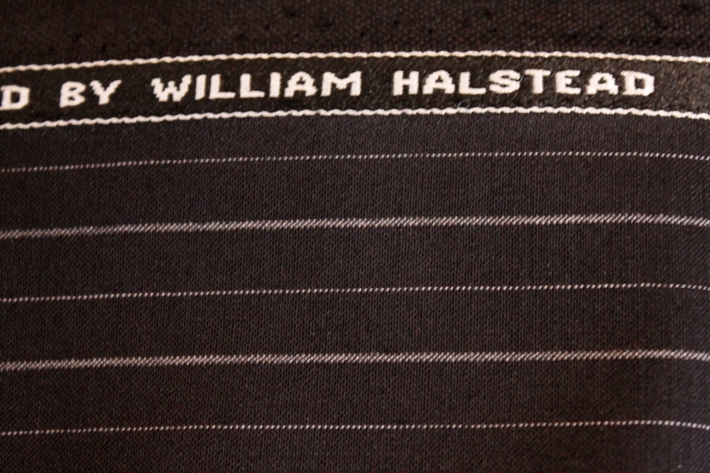 WilliamHalstead,ウィリアムハルステッド,生地,モヘア,スーツ,シャリ,光沢,皺,シワ,オーダースーツ,スーツ,高級,オーダーシャツ,新宿,虎ノ門,銀座,ウィリアム,William,Halstead,オーダーシューズ,ペルフェット,宮城興業