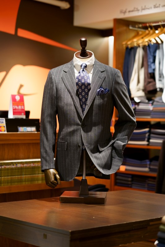 dormeuil 05-2933 フレスコグレーストライプ　オーダースーツZERBINO銀座店