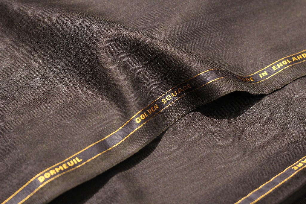 DORMEUIL GOLDEN SQUARE(ゴールデンスクエア)