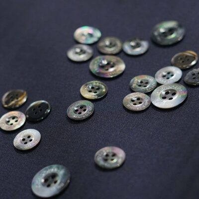 DORMEUIL　ドーメル　刻印　貝釦　ドーメル刻印　刻印釦　ドーメル裏地