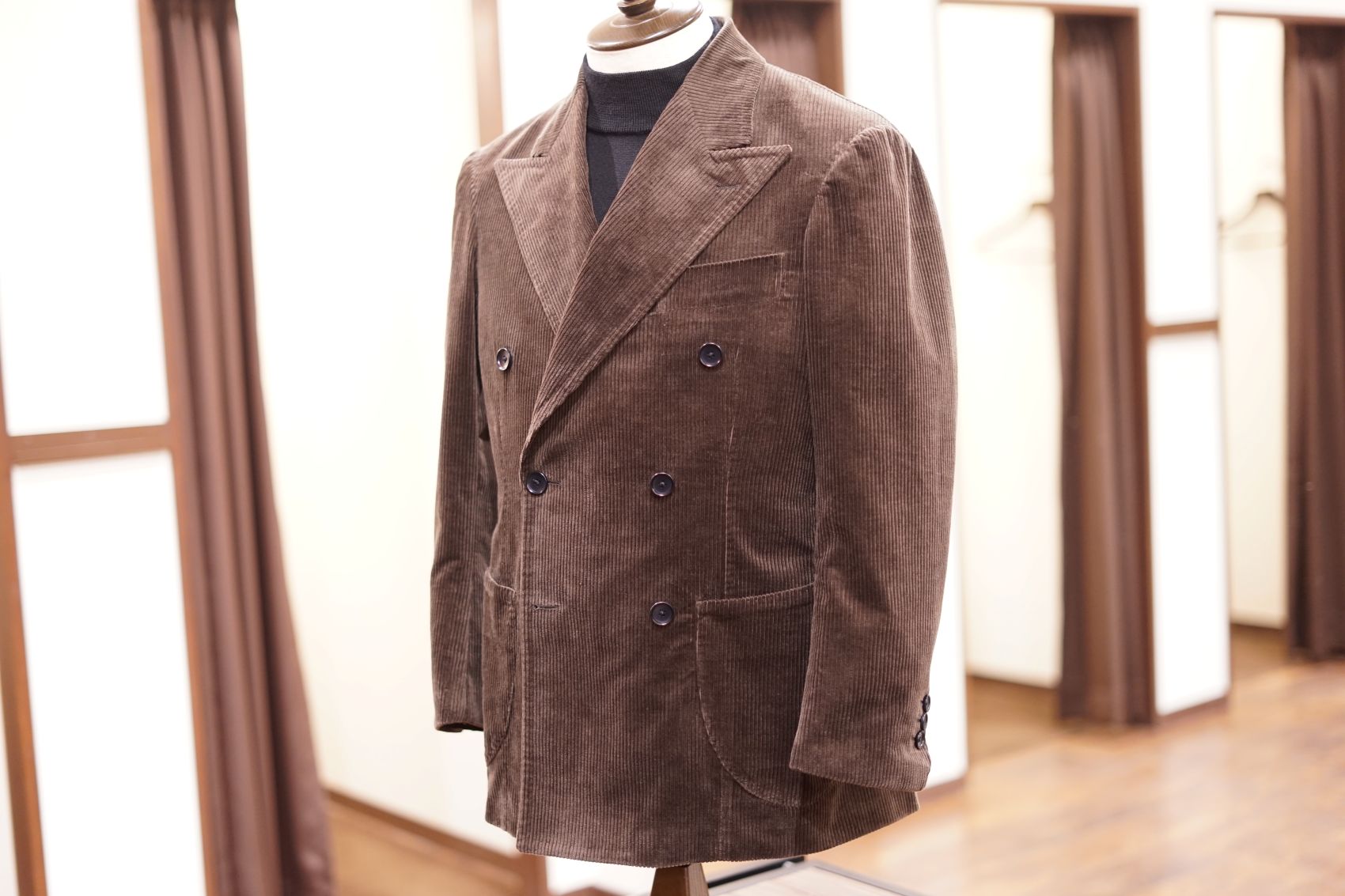 コーデュロイにも高級感があります。