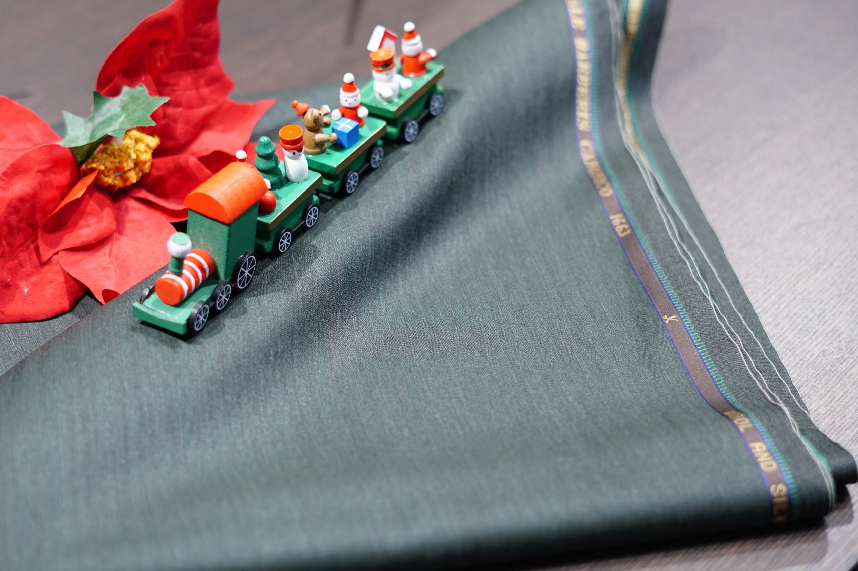 オーダースーツ用服地、カノニコのソラーロ