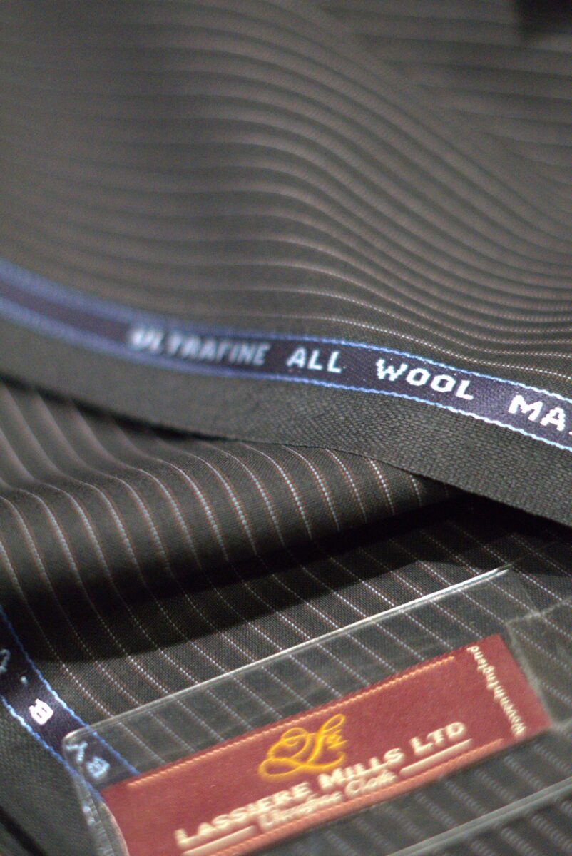 LASSIEREMILLS、B.V. NIXON