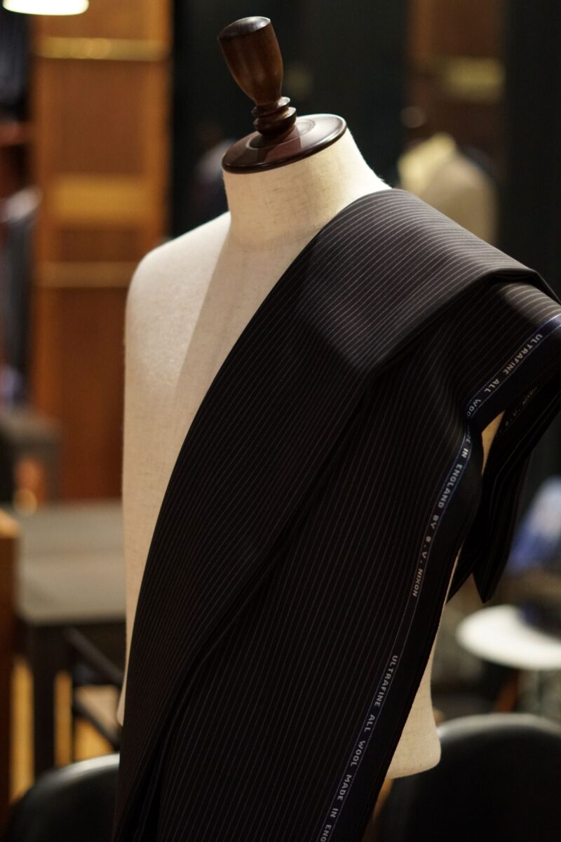 LASSIEREMILLS、B.V. NIXON