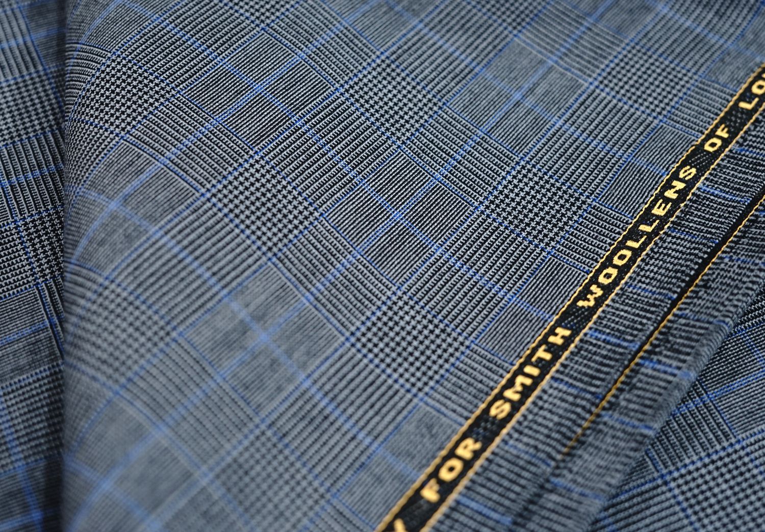 プリンスオブウエールズは一度は着てみたい生地です。