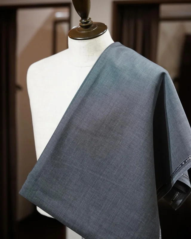 ZERBINO...

LAVIN-ランバン-
No.YMLV-017
W65%　KM35%

【Order Suits】
Custom Line¥113,300(inTAX)
Luxury Line¥169,400(inTAX)

#madetomeasure#zerbino#suits#ordersuit#ordershirt#スーツ#スーツスタイル#オーダースーツ#オーダーシャツ#イージーオーダー#オーダーシューズ#オーダーコート#ゼルビーノ#背広#lanvin#ランバン
