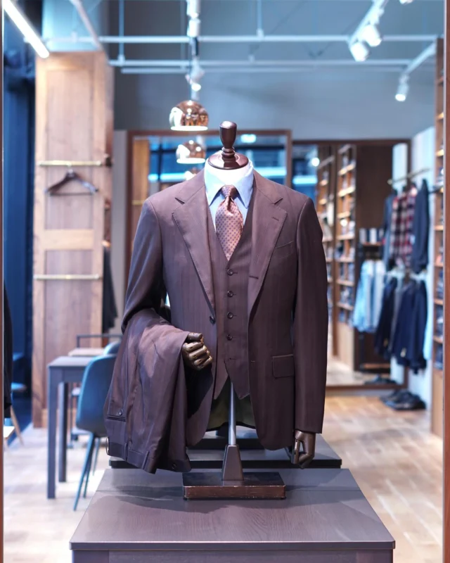 ZERBINO...

【Fabric】
FINTES

16FT-1501

W100%

【Order Suit】
Custom Line ¥63,000-(69,300)
Luxury Line ¥124,000-(136,400)

#madetomeasure#zerbino#suits#ordersuit#ordershirt#スーツ#スーツスタイル#オーダースーツ#オーダーシャツ#イージーオーダー#オーダーシューズ#オーダーコート#fintes
