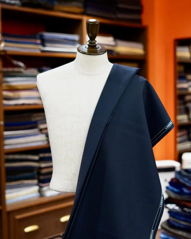 ZERBINO...

LANVIN -ランバン-

【Order Suits】
Custom Line ¥113,300-(税込)
Luxury Line ¥169,400-(税込)

W85%
M15%

No.YMLV-019

※こちらの生地は一点物です。在庫状況はZERBINO各店までお問い合わせください。

#madetomeasure#zerbino#suits#ordersuit#ordershirt#スーツ#スーツスタイル#オーダースーツ#オーダーシャツ#イージーオーダー#オーダーシューズ#オーダーコート#ゼルビーノ#背広 #ランバン #lanvin