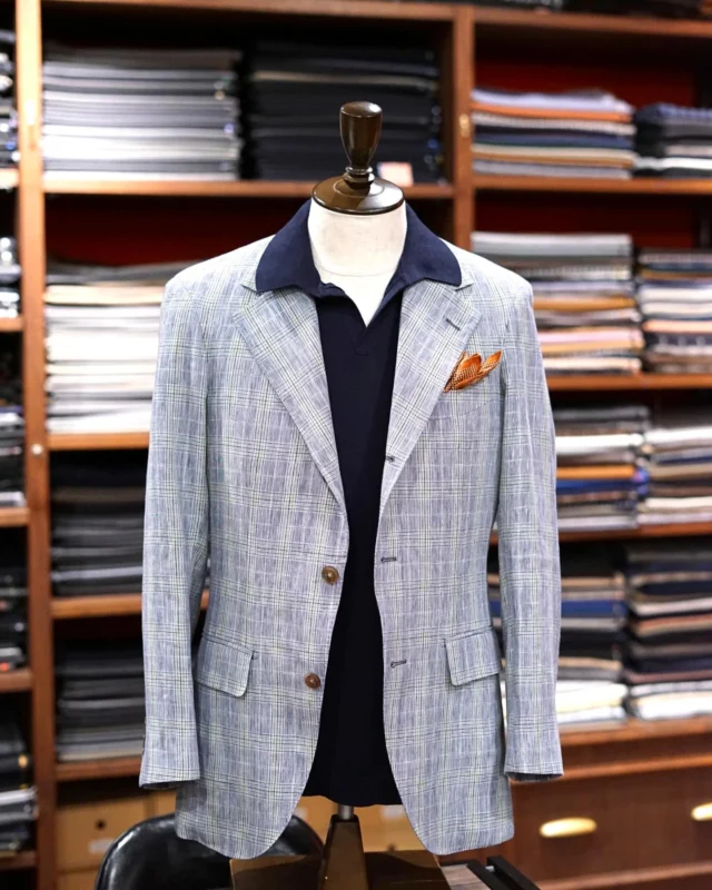 ZERBINO...

Tollegno　-トレーニョ-

【Sample Jacket】

Fabric 
No. TN50136

L100％

天然ボタン、キュプラ100%裏地を無料でお選びいただけます。

#madetomeasure#zerbino#suits#ordersuit#ordershirt#スーツ#スーツスタイル#オーダースーツ#オーダーシャツ#イージーオーダー#オーダーシューズ#オーダーコート#ゼルビーノ#背広