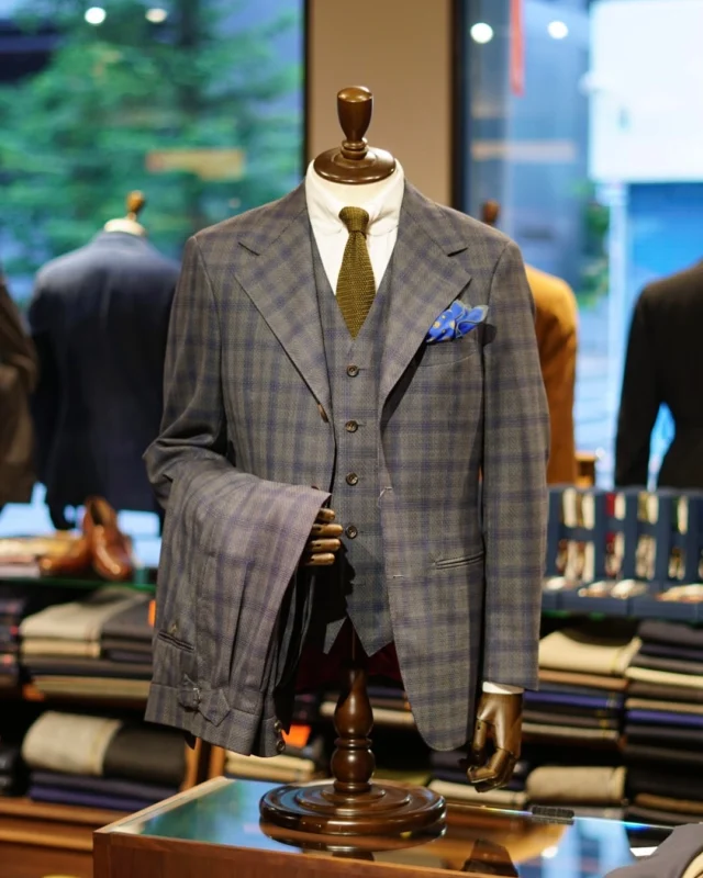 ZERBINO...

-Vintage Archive-

No.45-710Z

W100

【Order Suit】

Custom Line : ¥91,300in tax
Luxury Line : ¥158,400in tax

#madetomeasure#zerbino#suits#ordersuit#ordershirt#スーツ#スーツスタイル#オーダースーツ#オーダーシャツ#イージーオーダー#オーダーシューズ#オーダーコート#ゼルビーノ#背広