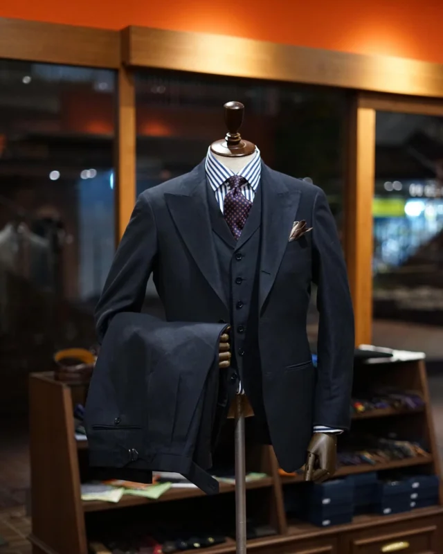 ZERBINO...

Original Wool & Linen

【Order Suits】
Custom Line ¥69,300-(税込)
Luxury Line ¥125,400-(税込)

No.55-825 

W43%
L57%

#madetomeasure#zerbino#suits#ordersuit#ordershirt#スーツ#スーツスタイル#オーダースーツ#オーダーシャツ#イージーオーダー#オーダーシューズ#オーダーコート#ゼルビーノ#背広 #リネン #ウールリネン