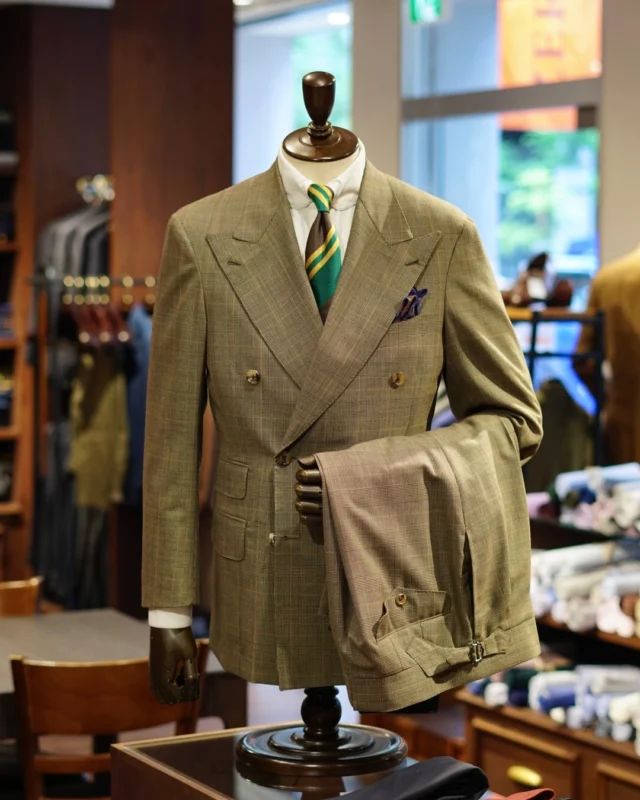ZERBINO...

-Vintage Archive-

No.2106-073

W100

【Order Suit】

Custom Line : ¥89,100in tax
Luxury Line : ¥147,400in tax

#madetomeasure#zerbino#suits#ordersuit#ordershirt#スーツ#スーツスタイル#オーダースーツ#オーダーシャツ#イージーオーダー#オーダーシューズ#オーダーコート#ゼルビーノ#背広