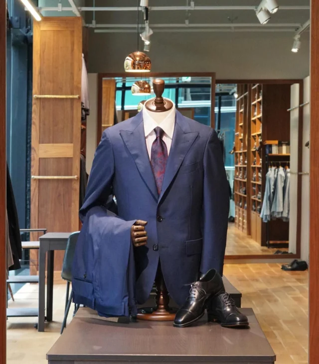 ZERBINO...

【Fabric】

SMITH WOOLLENS

55-3788

W73% M27%

【Order Suit】
Custom Line ¥83,000-(91,300)
Luxury Line ¥144,000-(158,400)

#madetomeasure#zerbino#suits#ordersuit#ordershirt#スーツ#スーツスタイル#オーダースーツ#オーダーシャツ#イージーオーダー#オーダーシューズ#オーダーコート#ゼルビーノ#背広#smithwoollens