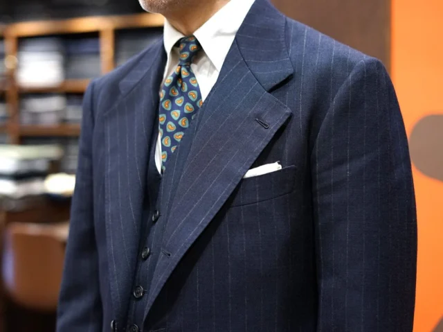 ZERBINO…

【Order Suit】
Fox Brothers
-フォックスブラザーズ-
Custom Line ¥113,300-(in tax)〜
Luxury Line ¥180,400-(in tax)〜

#madetomeasure#zerbino#suits#ordersuit#ordershirt#スーツ#スーツスタイル#オーダースーツ#オーダーシャツ#イージーオーダー#オーダーシューズ#オーダーコート#ゼルビーノ#フォックスブラザーズ#フォックスエアー#foxbrothers#foxair