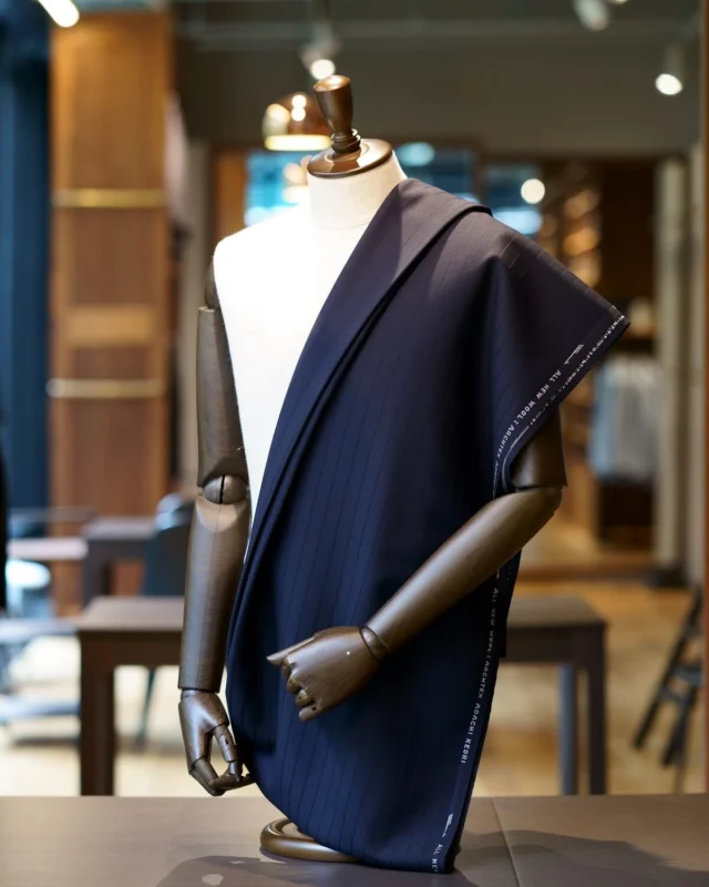 ZERBINO...

〈fabric〉
・MADE IN JAPAN
・W100%

品番：AK2505-522

〈suit price〉
・Custom Line　￥63,000＋tax（￥69,300）
・Luxury Line　￥124,000＋tax（￥136,400）

#madetomeasure#zerbino#suits#ordersuit#ordershirt#スーツ#スーツスタイル#オーダーシャツ#イージーオーダー#オーダーシューズ#オーダーコート#ゼルビーノ#背広