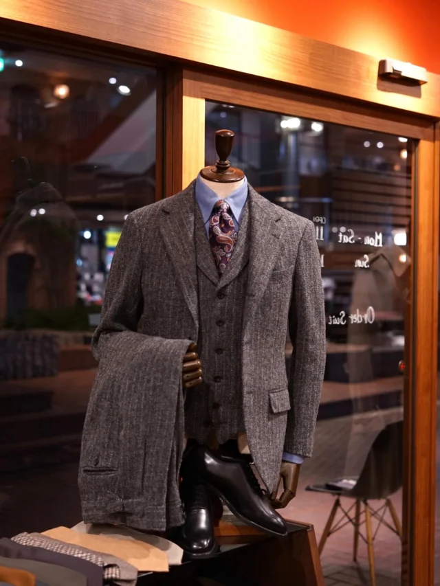 ZERBINO...

Harris Tweed -ハリス・ツイード-

【Order Suit】
Custom Line ¥111,100-(税込)

Luxury Line ¥169,400-(税込)

※ベストは別料金です。

W100%

47-4317

#madetomeasure#zerbino#suits#ordersuit#ordershirt#スーツ#スーツスタイル#オーダースーツ#オーダーシャツ#イージーオーダー#オーダーシューズ#オーダーコート#ゼルビーノ#背広 #ハリスツイード #harristweed