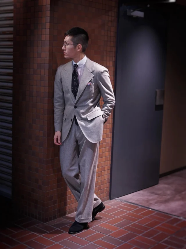 ZERBINO...

-VITALE BARBERIS CANONICO-
ORIGINAL WOOLLEN FLANNEL

寒い季節を彩る装い
柔らかな色で

#madetomeasure#zerbino#suits#ordersuit#ordershirt#スーツ#スーツスタイル#オーダースーツ#オーダーシャツ#イージーオーダー#オーダーシューズ#オーダーコート#ゼルビーノ#背広#vbc#canonico#カノニコ