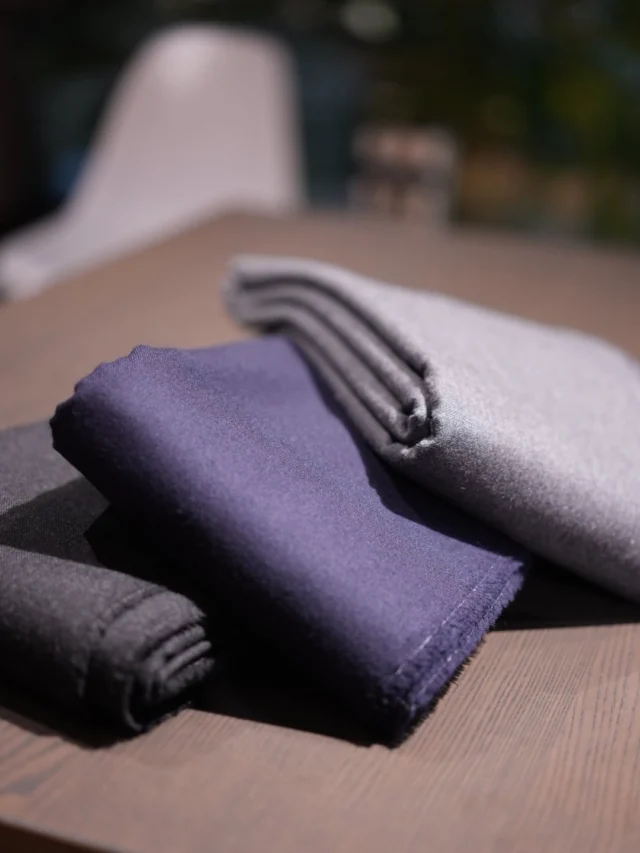 zerbino…

Alfred Brown-アルフレッド ブラウン-

390g/m

ネイビー：47-4364
チャコールグレイ：47-4365
ミディアムグレイ：47-4366

【Order Sutis Price】

Custom Line:¥83,000-(91,300-)

Luxury Line:¥144,000-(158,400-)

 #medetoasure #sutis #ordersutis #zerbino #スーツ #スーツスタイル #オーダースーツ #オーダーシャツ #オーダーコート #オーダーシューズ #ゼルビーノ