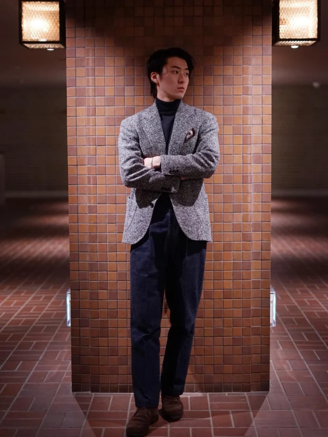 ZERBINO...

DRAGO〈SKYFALL〉
冷たい風のなかでも、柔らかな温もりを感じる。
光を受けて表情を変える滑らかさと、身体を包むしなやかさ。
冬の街角に、そっと寄り添う。

#madetomeasure#zerbino#suits#ordersuit#ordershirt#スーツ#スーツスタイル#オーダースーツ#オーダーシャツ#イージーオーダー#オーダーシューズ#オーダーコート#ゼルビーノ#背広#drago#ドラゴ