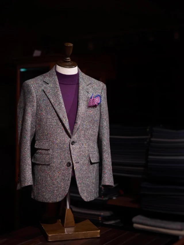 ZERBINO...

Fancy yarn Tweed
落ち着いた色が多くなるこれからの季節
華やかな彩りで装う...

#madetomeasure#zerbino#suits#ordersuit#ordershirt#スーツ#スーツスタイル#オーダースーツ#オーダーシャツ#イージーオーダー#オーダーシューズ#オーダーコート#ゼルビーノ#背広#tweed#ツイード