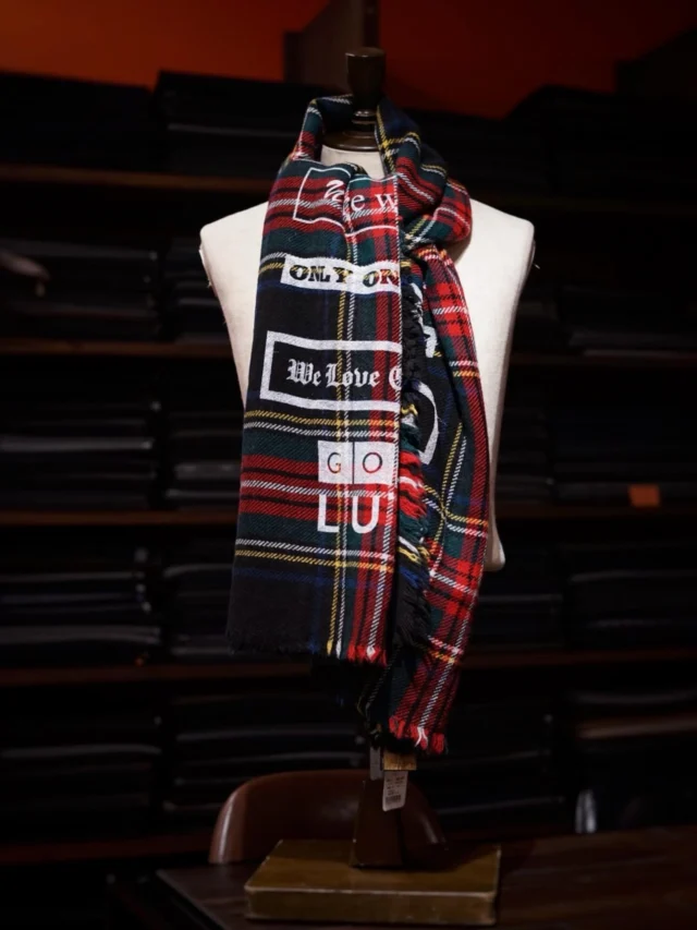 ZERBINO...

Muffler
色、柄、が重なり合う一枚。
装いに奥行きを与える

#madetomeasure#zerbino#suits